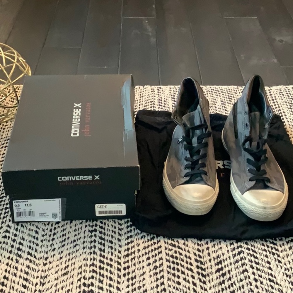 Converse X john varvatos Men’s 9.5, charcoal camo